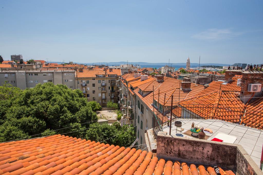 Guest House Roman Horizon Split Exteriör bild